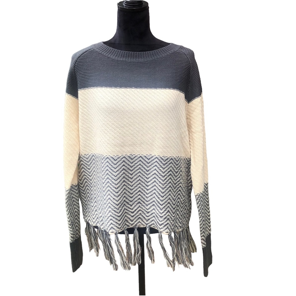 Easel Gray Colorblock Fringe Sweater size Small - Picture 7 of 7